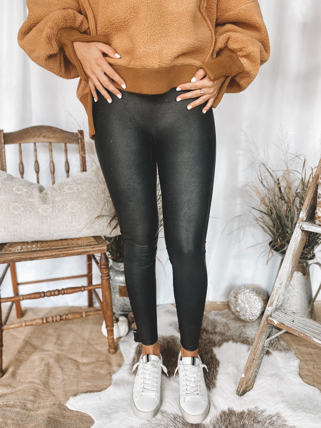 SPANX - FAUX LEATHER LEGGINGS Broadcloth Boutique SPANX - FAUX LEATHER LEGGINGS Broadcloth Boutique